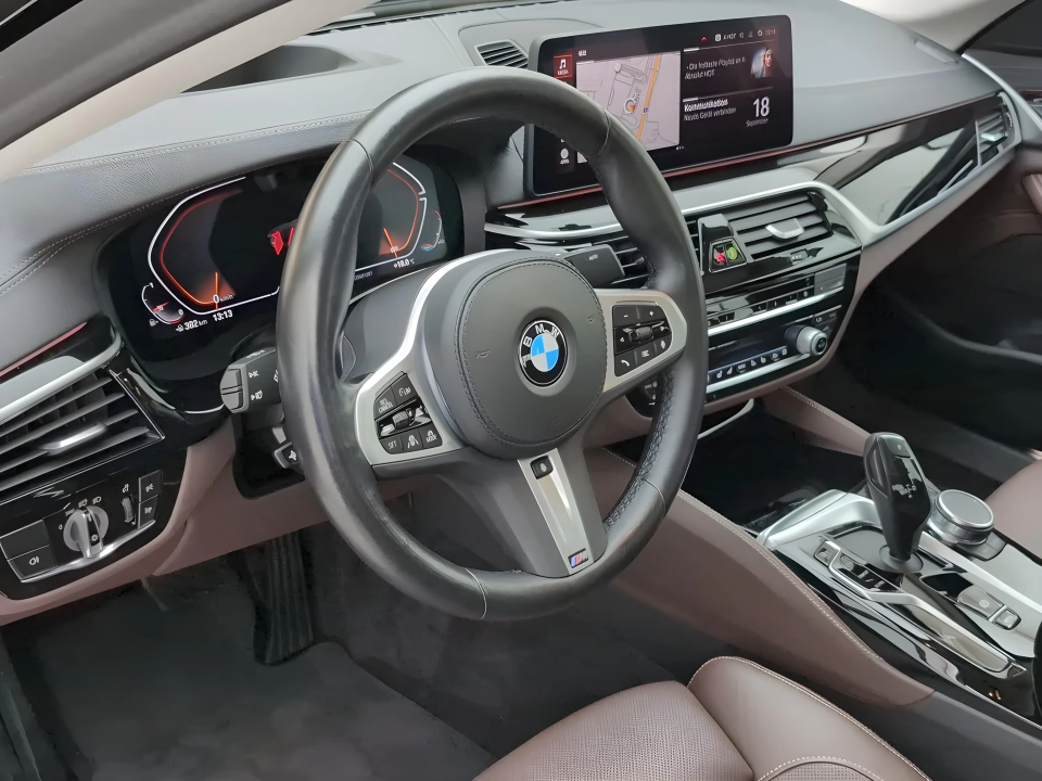 BMW Seria 5 540i xDrive Luxury Line - foto 8