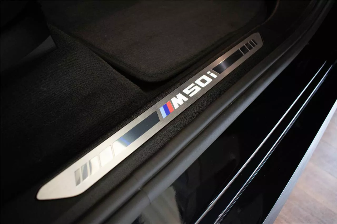BMW X7 M50i - foto 17