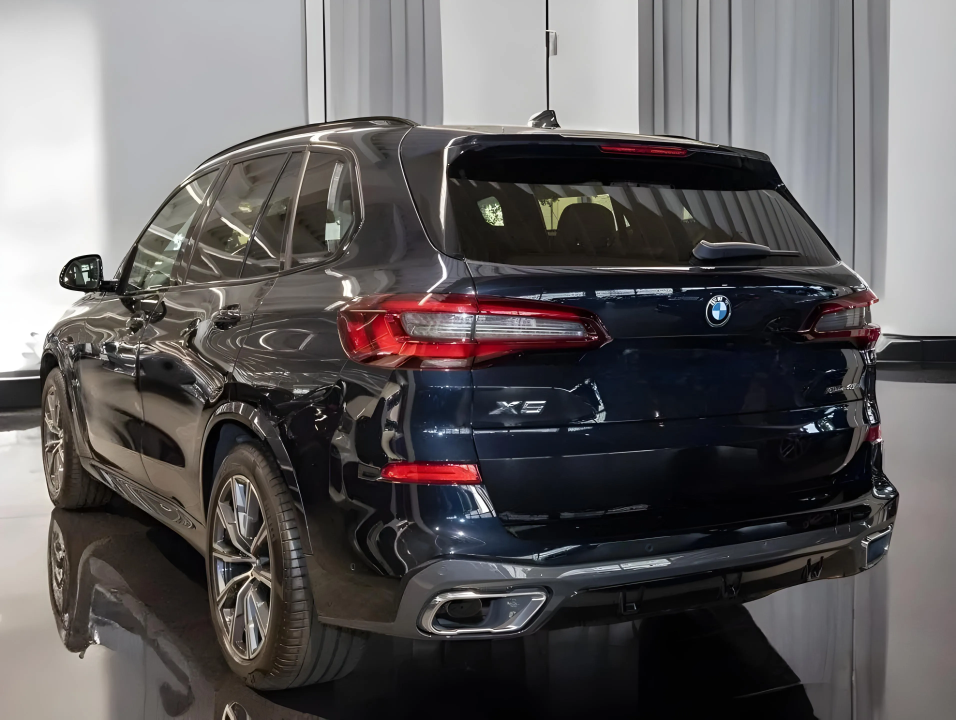 BMW X5 xDrive45e (2)