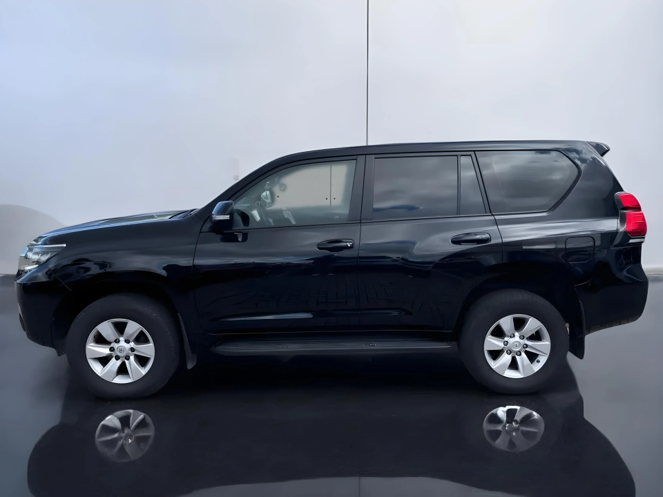 Toyota Land Cruiser 2.8 D-4D Comfort (2)