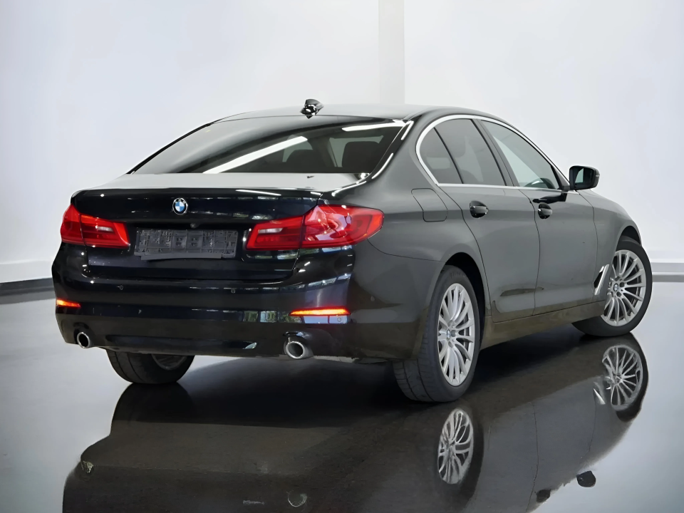 BMW Seria 5 520i (4)