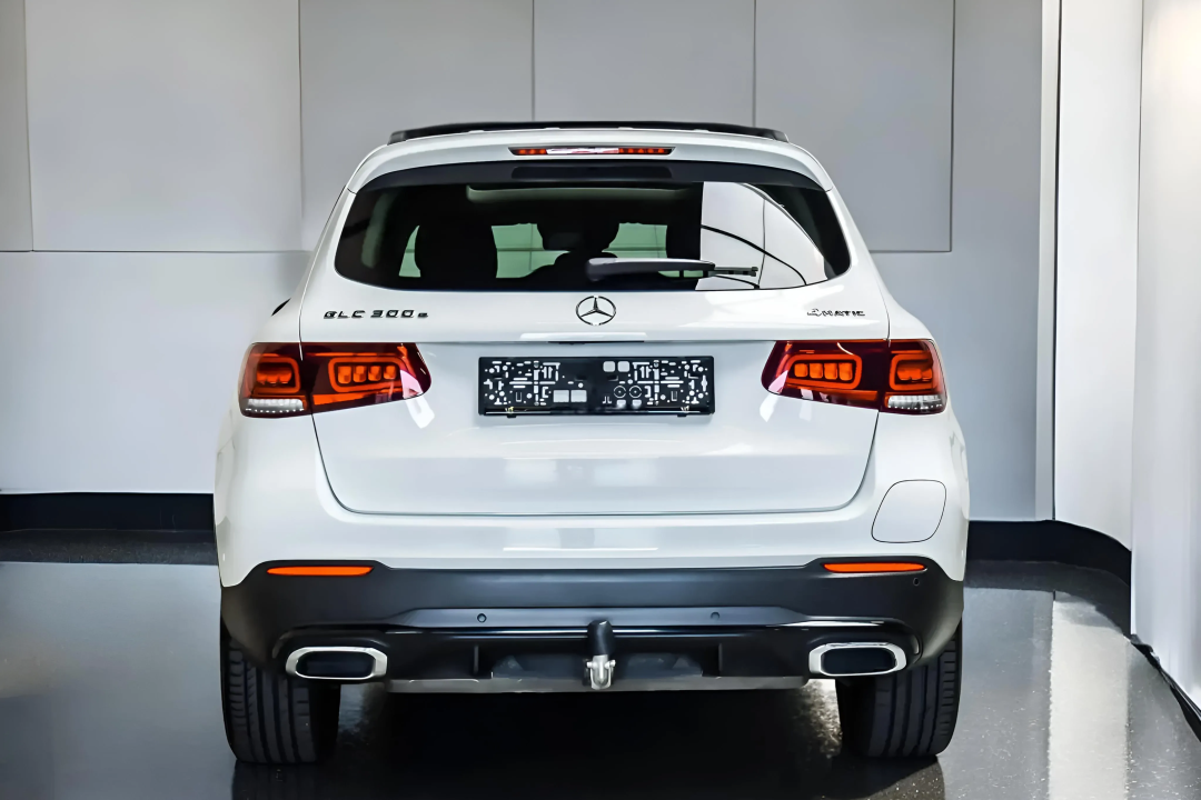 Mercedes-Benz GLC SUV 300e 4MATIC AMG Line (5)