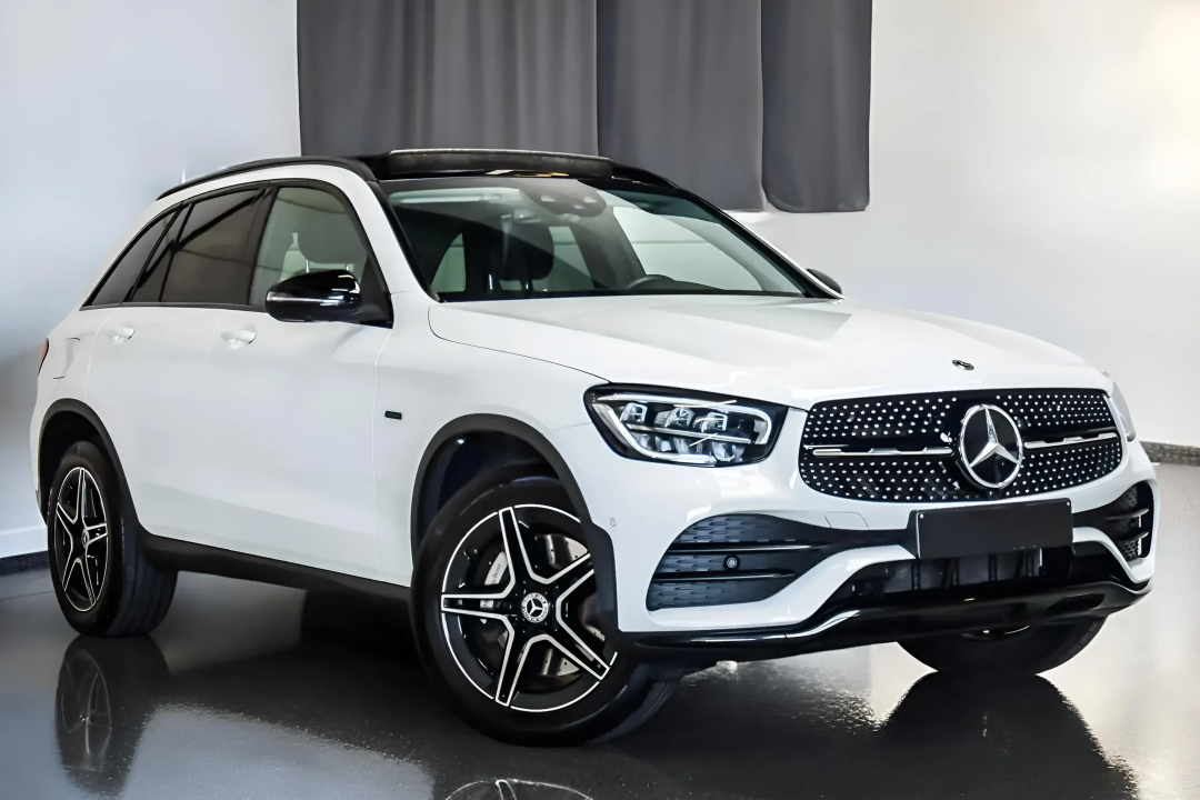 Mercedes-Benz GLC SUV 300e 4MATIC AMG Line