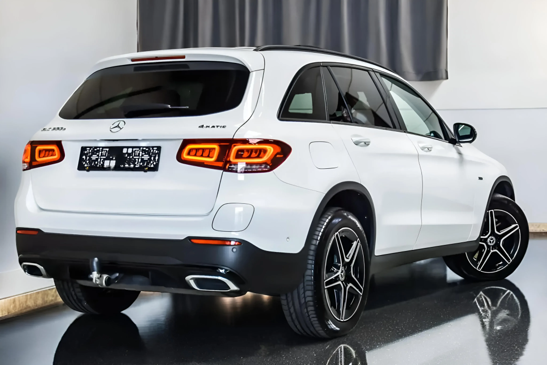 Mercedes-Benz GLC SUV 300e 4MATIC AMG Line (4)