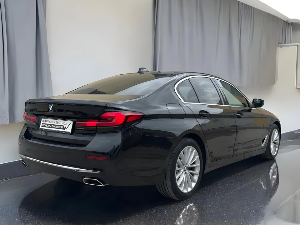 BMW Seria 5 540i Luxury Line (3)