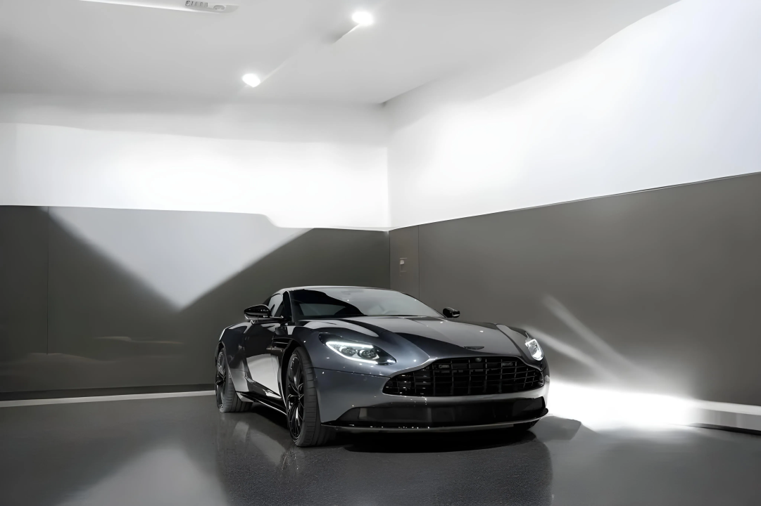 Aston Martin DB11 (2)