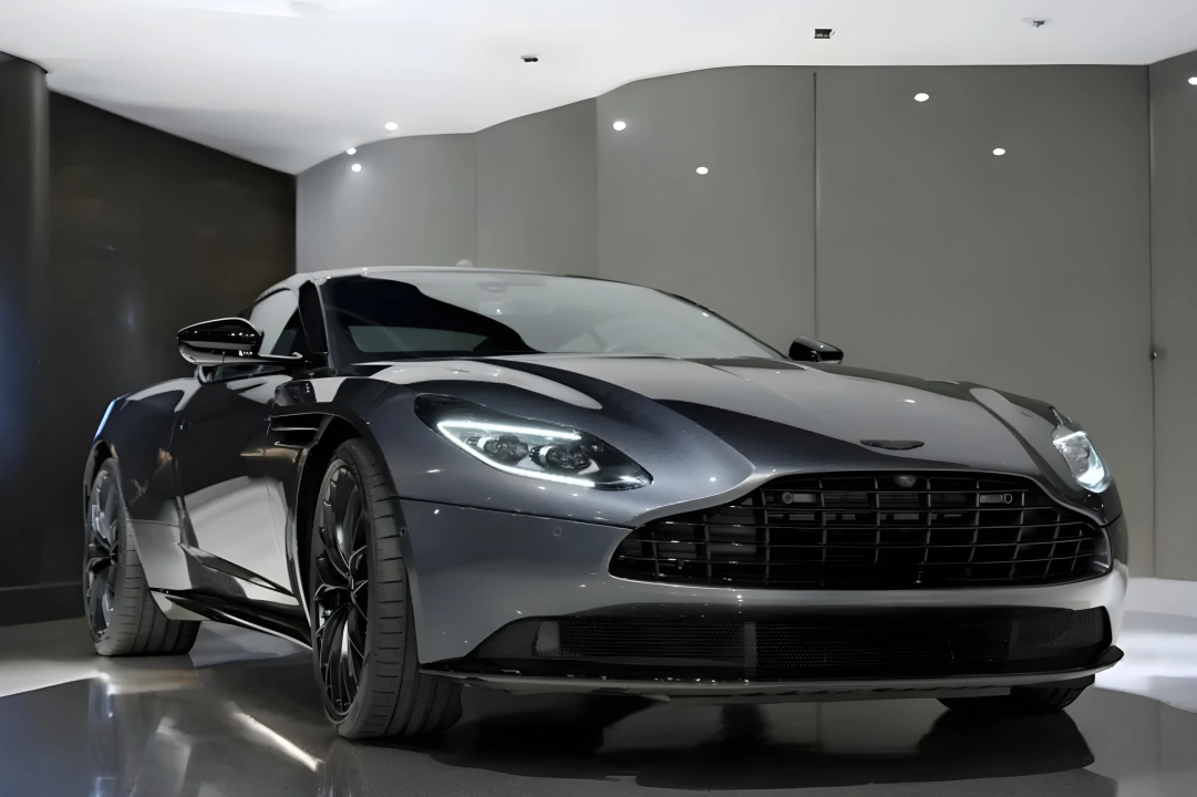 Aston Martin DB11 (1)