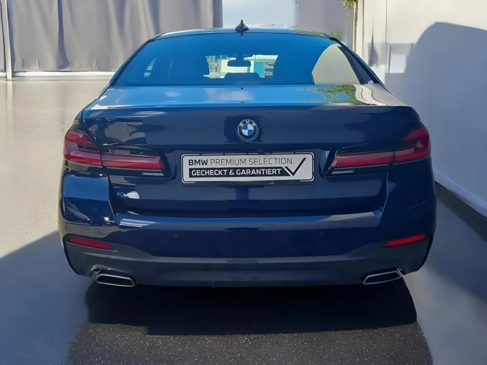 BMW Seria 5 540i M-Sport (5)