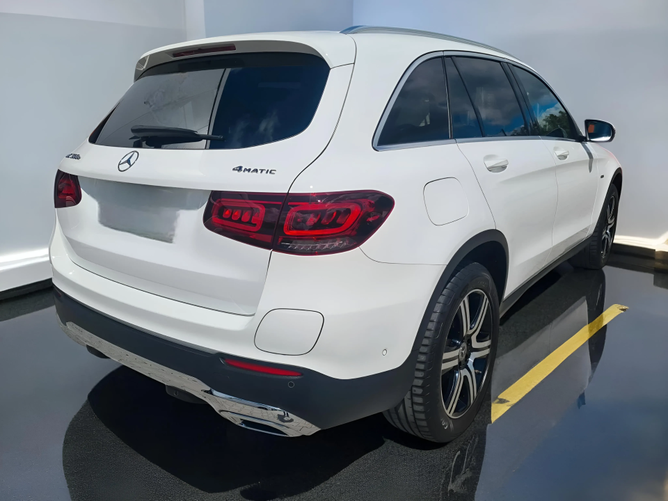 Mercedes-Benz GLC 300 e AMG (3)