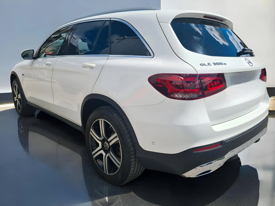 Mercedes-Benz GLC 300 e AMG (4)