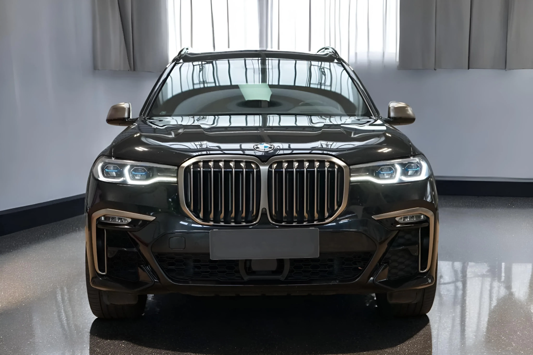 BMW X7 M50d xDrive M-Sport (2)