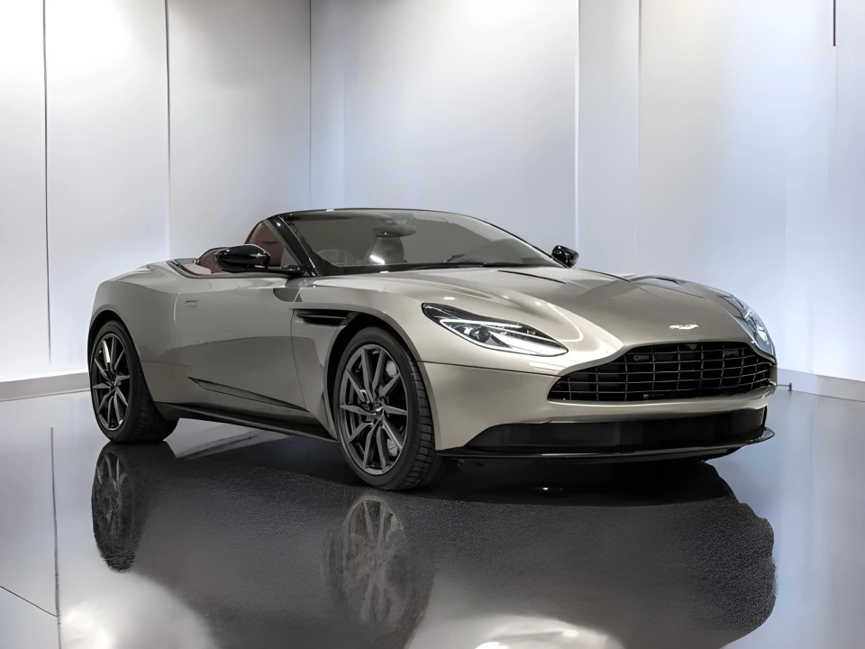 Aston Martin DB11 V8 Volante (1)