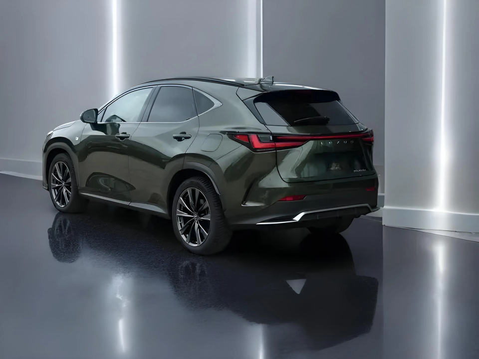 Lexus Seria NX 450h+ Plug-in AWD (4)