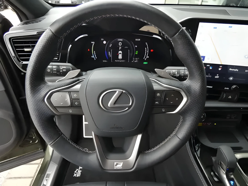 Lexus Seria NX 450h+ Plug-in AWD - foto 9