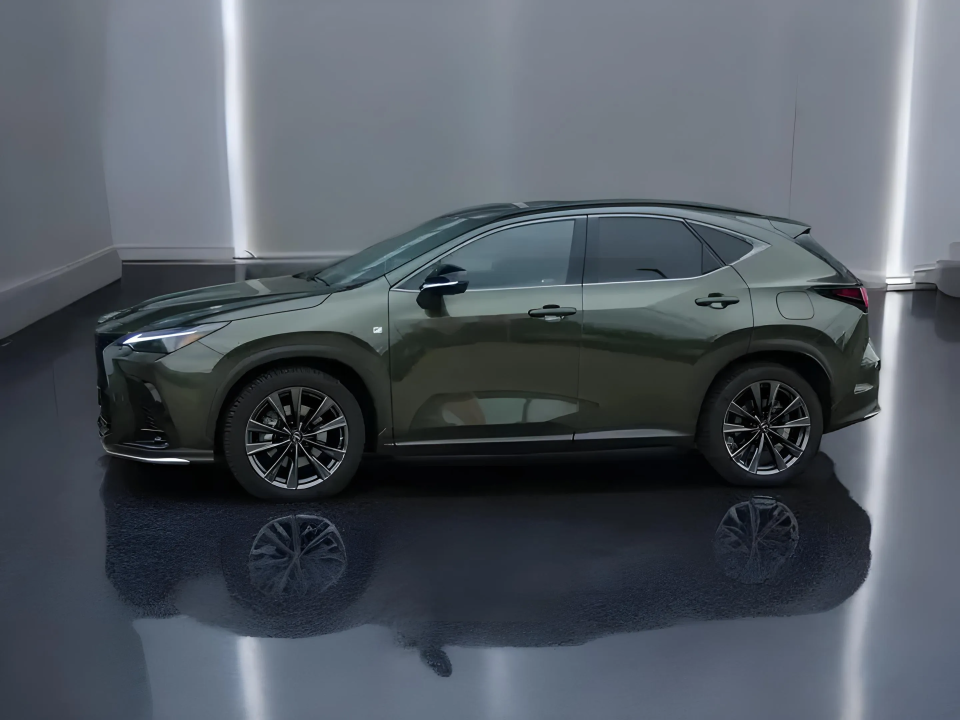 Lexus Seria NX 450h+ Plug-in AWD (3)