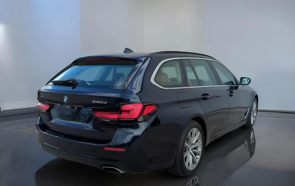 BMW Seria 5 540d xDrive Touring (2)