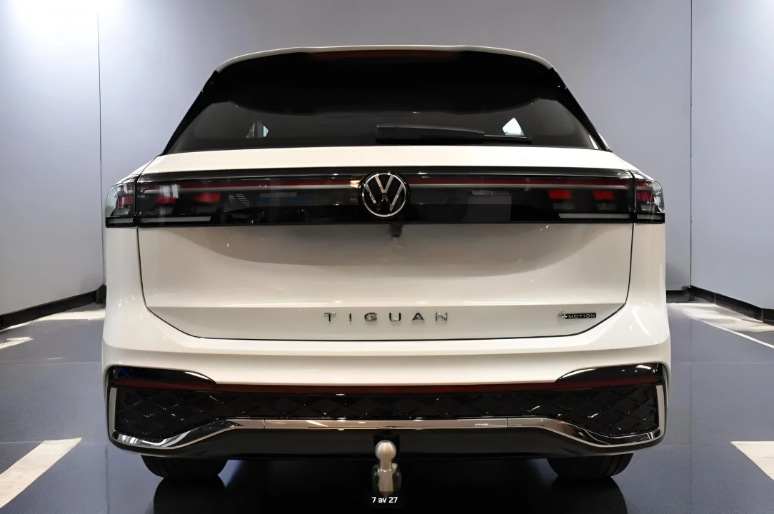 Volkswagen Tiguan R-Line 2.0TDI DSG 4MOTION (5)