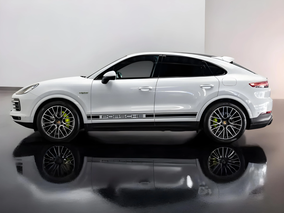 Porsche Cayenne Coupe E-Hybrid Platinum Edition (2)