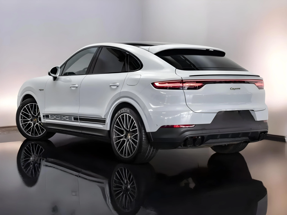 Porsche Cayenne Coupe E-Hybrid Platinum Edition (3)