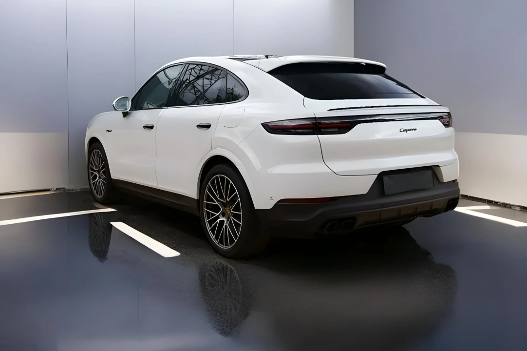 Porsche Cayenne Coupe E-Hybrid Platinum Edition (5)