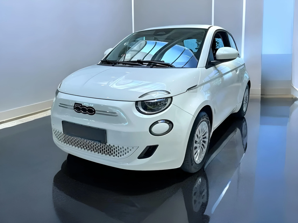 Fiat 500e 3+1 (1)