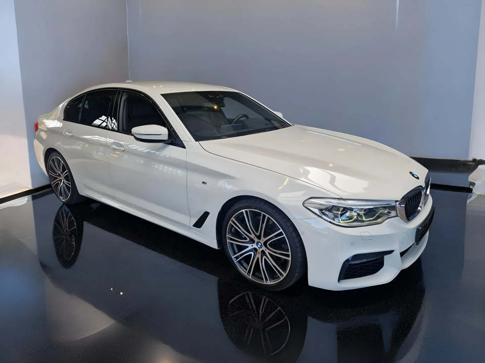 BMW Seria 5 540d xDrive M-Sport (2)