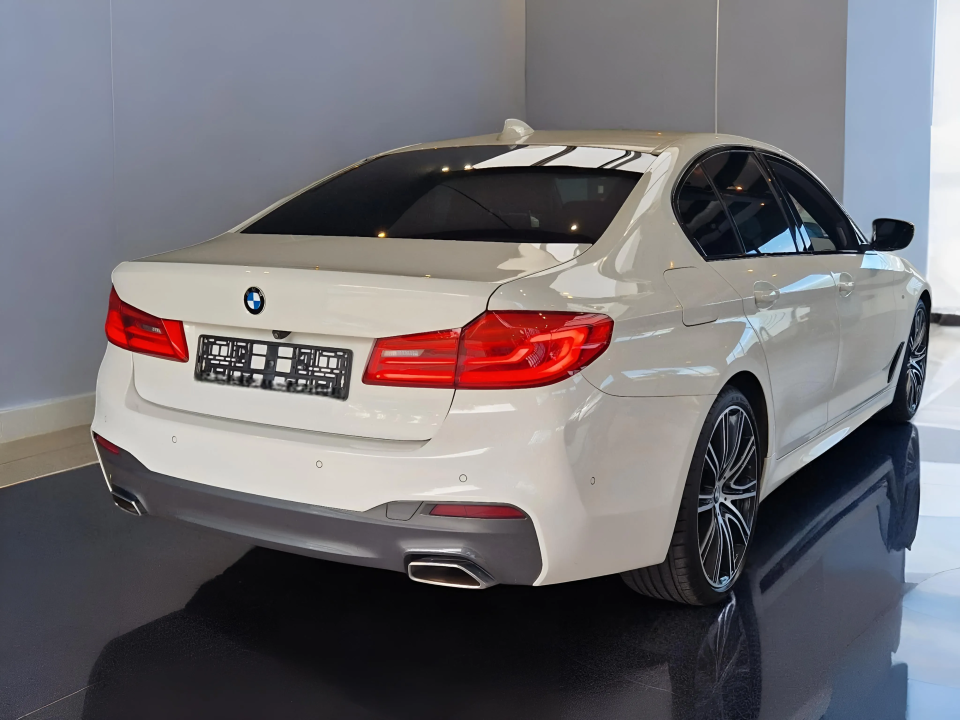 BMW Seria 5 540d xDrive M-Sport (5)