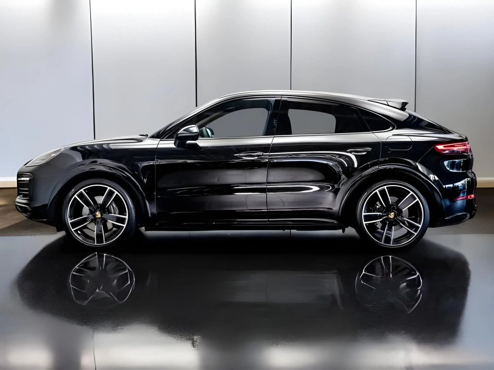 Porsche Cayenne Coupe E-Hybrid Platinum Edition (2)