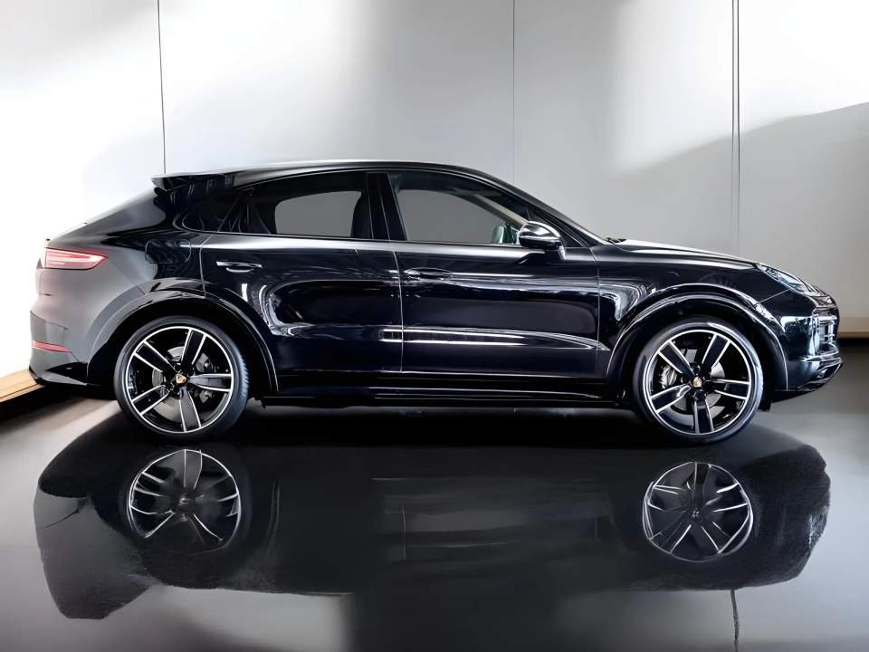 Porsche Cayenne Coupe E-Hybrid Platinum Edition (4)