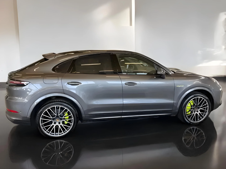 Porsche Cayenne Coupe E-Hybrid (2)