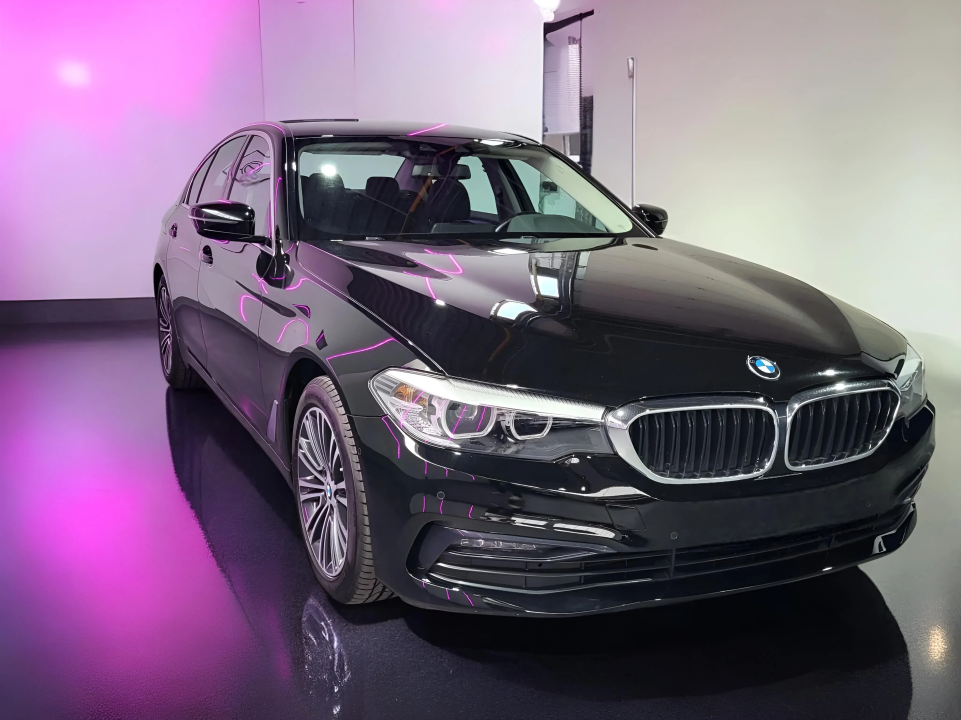 BMW Seria 5 530 i xDrive Sport Line