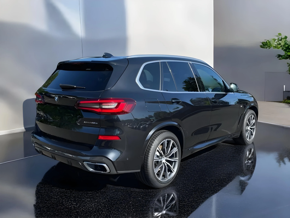 BMW X5 xDrive45e (2)