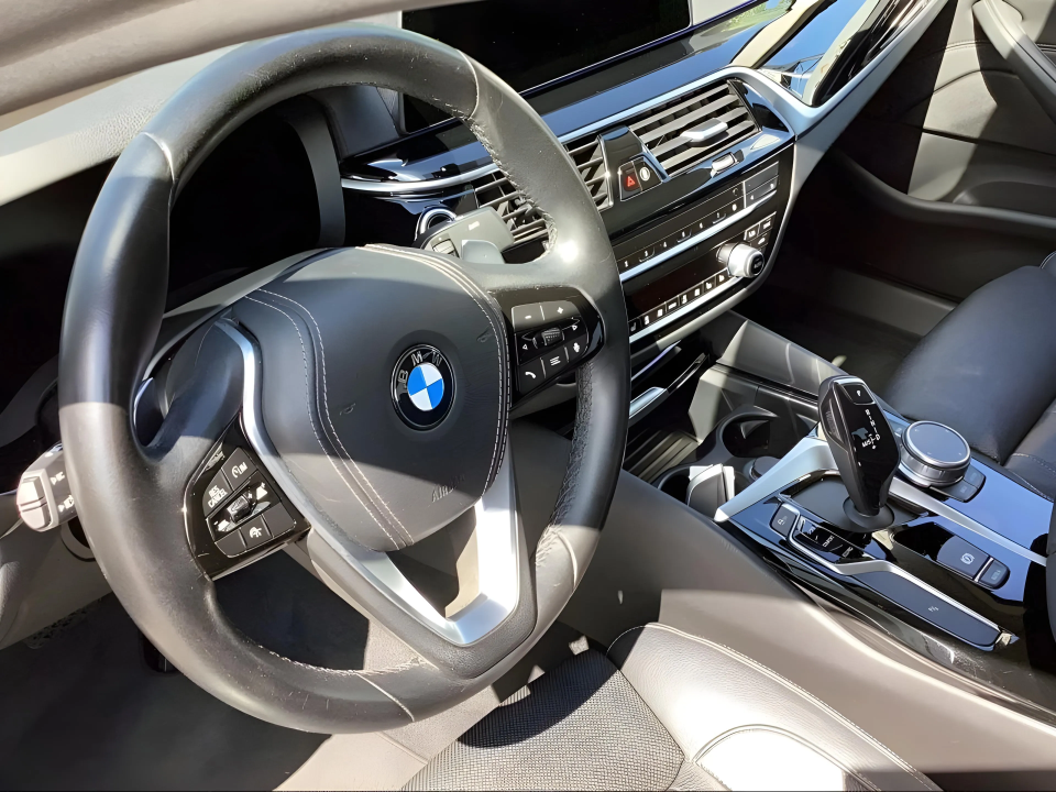 BMW Seria 5 530i xDrive Sport Line - foto 7