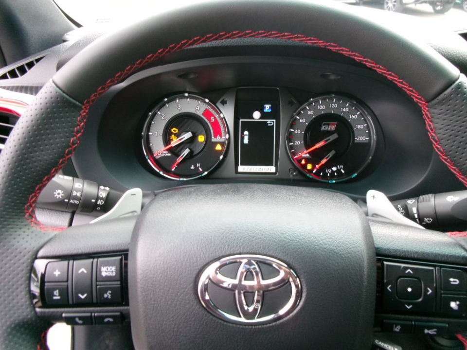 Toyota Hilux GR-Sport Double Cab 2.8 D-4D - foto 8