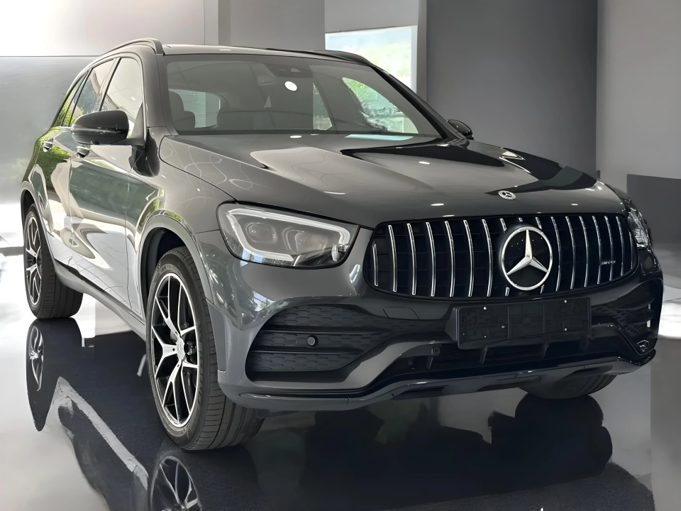 Mercedes-Benz GLC 300 4Matic AMG LINE (1)