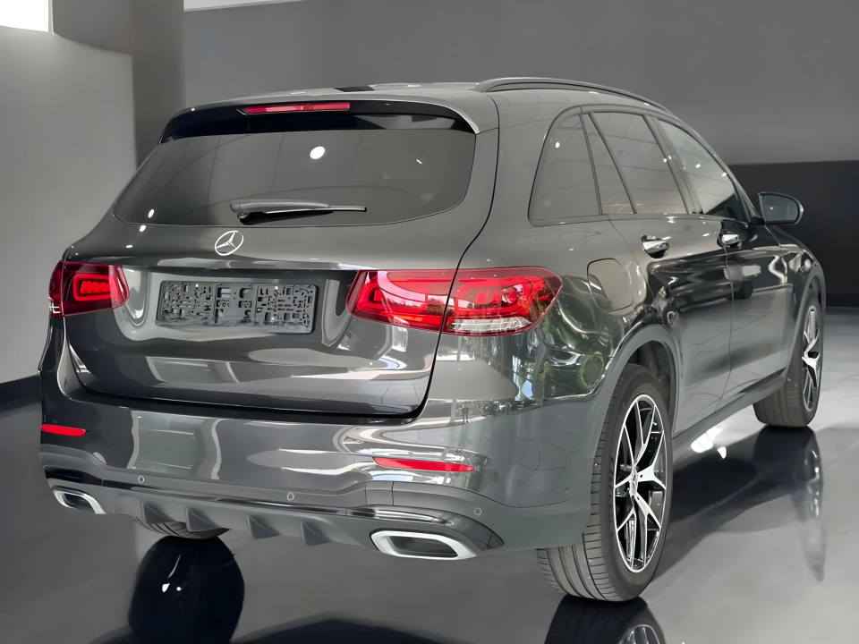 Mercedes-Benz GLC 300 4Matic AMG LINE (3)