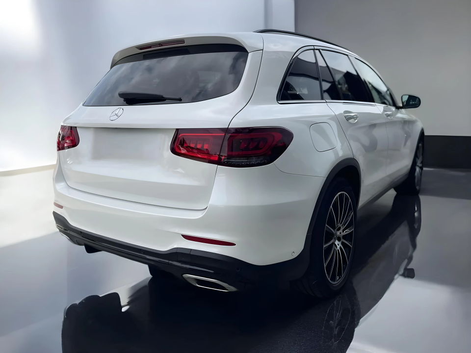 Mercedes-Benz GLC 300 4Matic AMG (4)