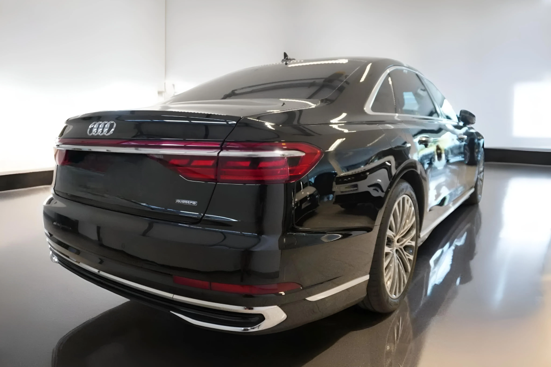 Audi A8 60 TFSIe Lang Quattro (2)