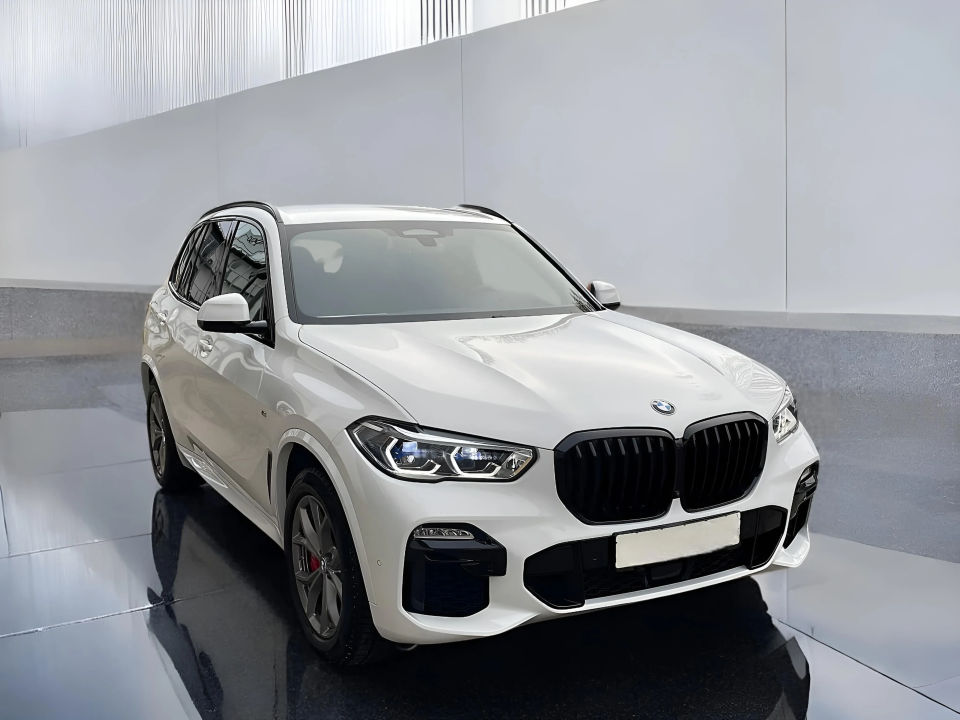 BMW X5 xDrive45e M-Sport (1)