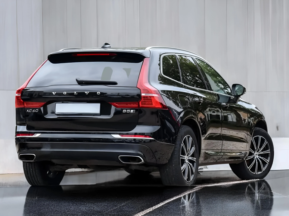 Volvo XC 60 B5 D AWD Inscription (2)