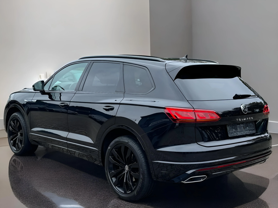 Volkswagen Touareg 4Motion R-Line (4)