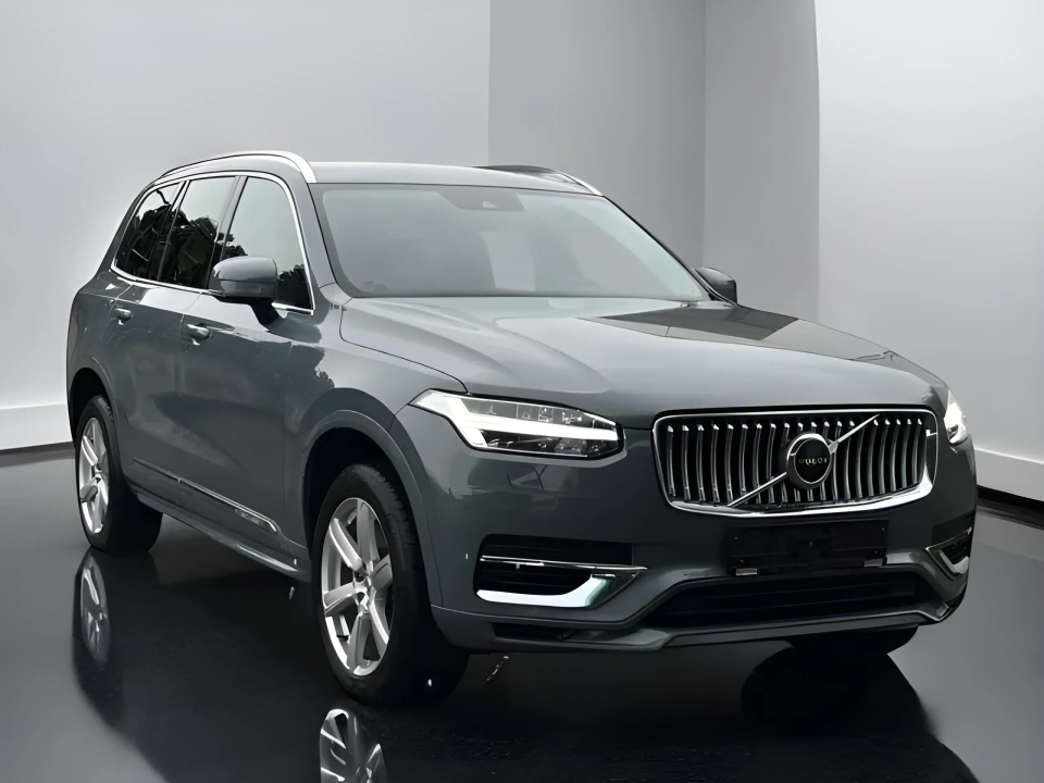 Volvo XC 90 T8 Recharge Inscription Expression (1)