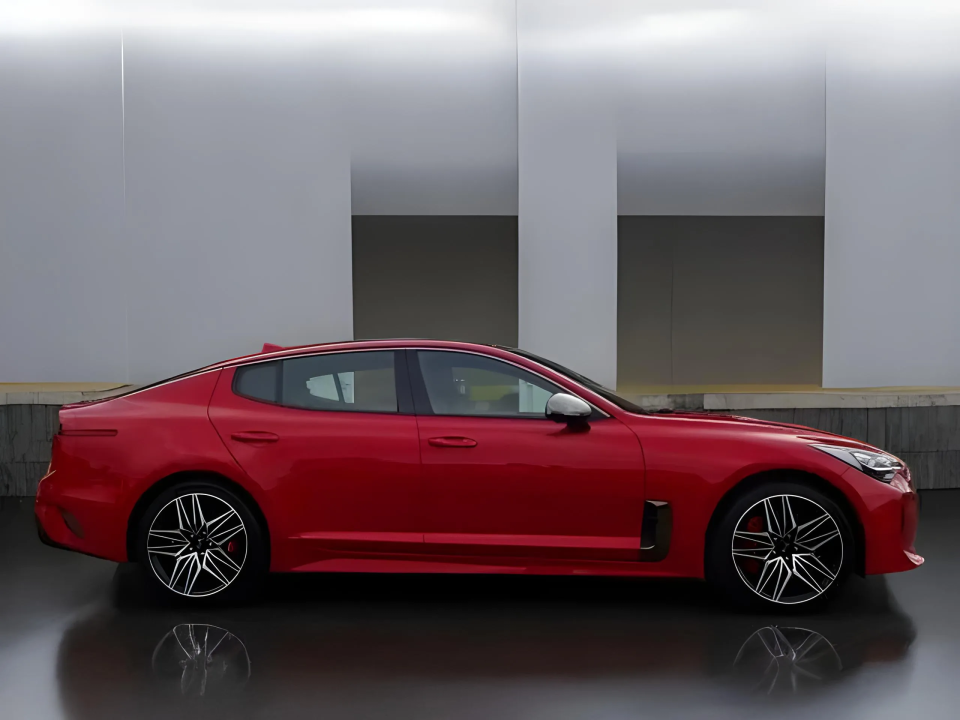 Kia Stinger 3,3 GT 4x4 (2)