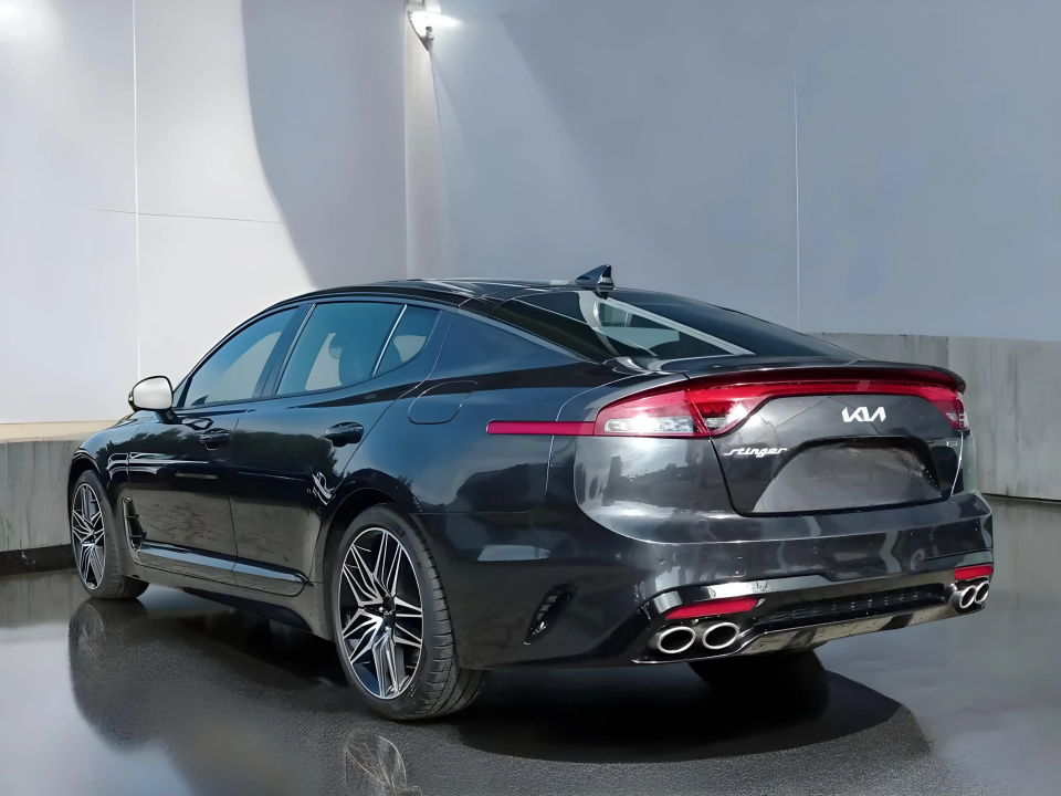 Kia Stinger 3,3 GT 4x4 (4)