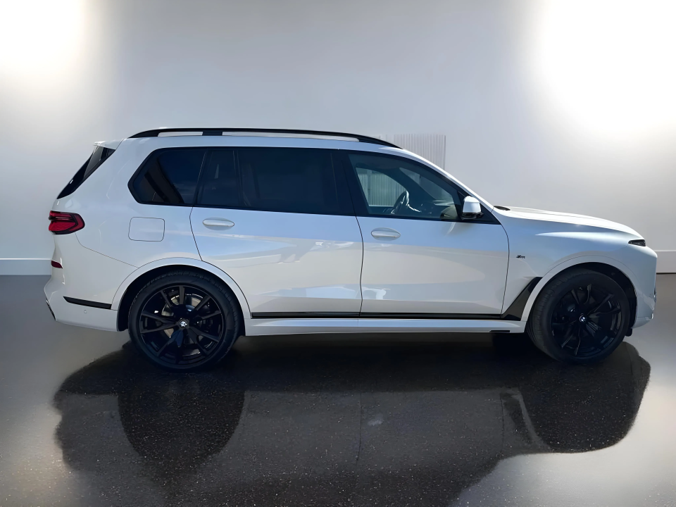 BMW X7 xDrive40i M-Sport (2)