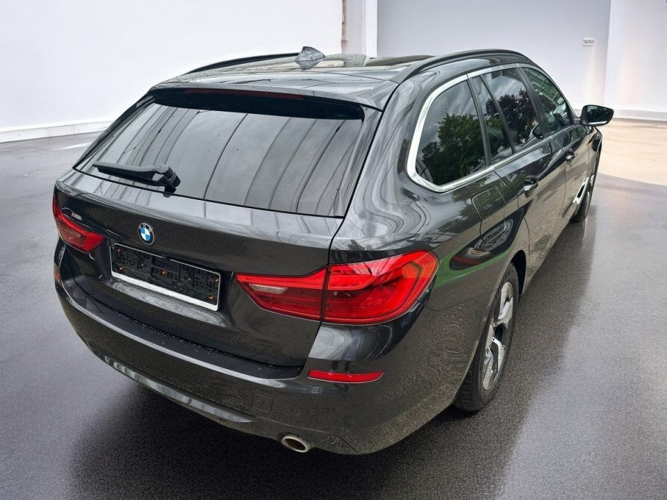 BMW Seria 5 520d XDRIVE (5)