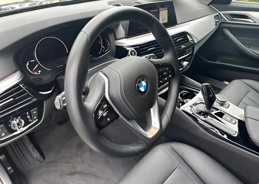 BMW Seria 5 520d XDRIVE - foto 11