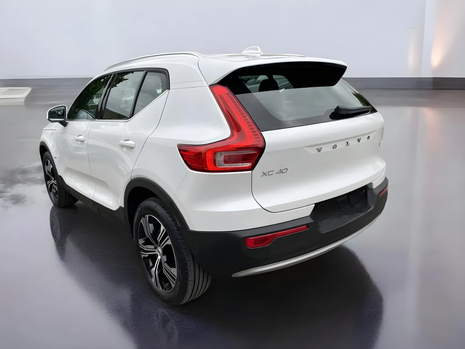 Volvo XC 40 Inscription Recharge Plug-In Hybrid (3)