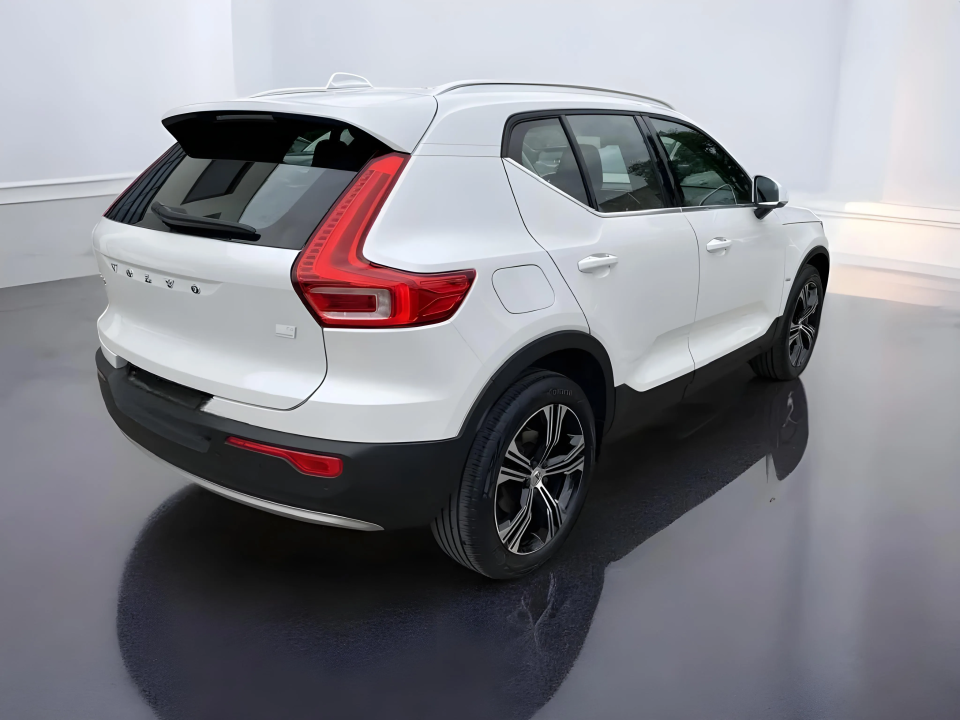 Volvo XC 40 Inscription Recharge Plug-In Hybrid (2)