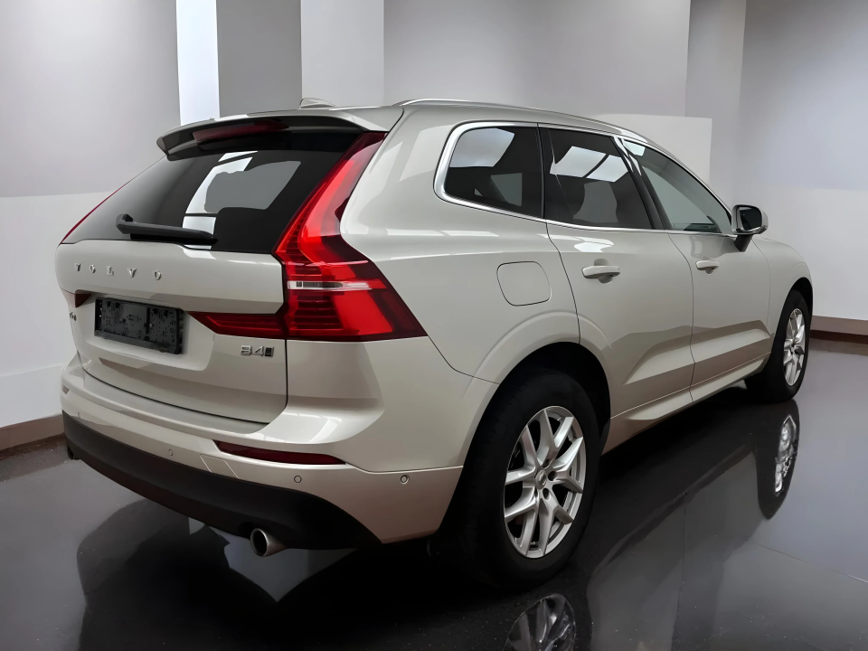 Volvo XC 60 B4 AWD Momentum Pro (3)